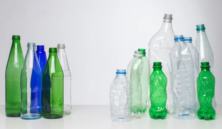 Glass vs Plastic Containers